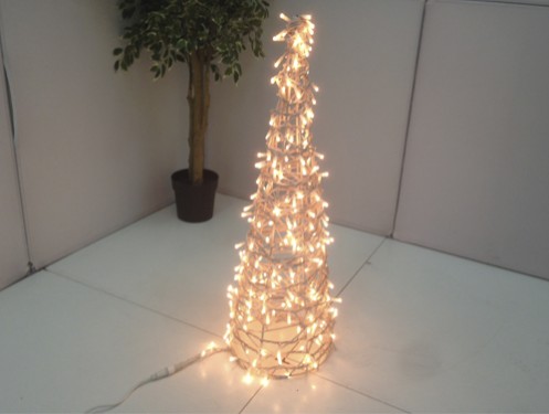 Árboles de Navidad pequeños con luces led y cableado perfectos para decorar espacios exteriores e interiores