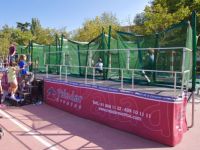 Alquiler de camas el�ticas con pasarela de acceso y escalera