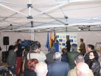tarima presentaci�n primera piedra Urbaser