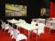 Conjuntos de mesas y sillas de dise�o Dune en Stand de feria de muestras