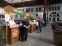 hilera de mostradores r�sticos enFeria del Queso Artesano Madrid