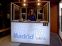 Puntos de informaci�n personalizados con mostrador, iluminaci�n y baldas