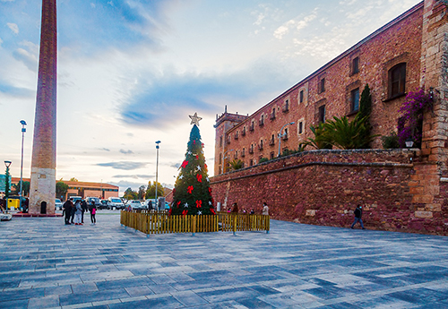 alquiler árboles de navidad gigantes exteriores con luces led y decoración 