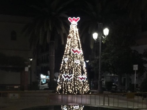 árboles de navidad en alquiler para decoración ayuntamiento Lepe (Huelva)