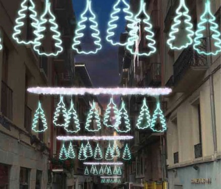 Arcos luminosos en forma de pino de navidad para adornar calles y comercios 
