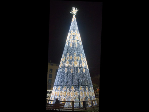 Alquiler de árboles de Navidad metálicos gigantes