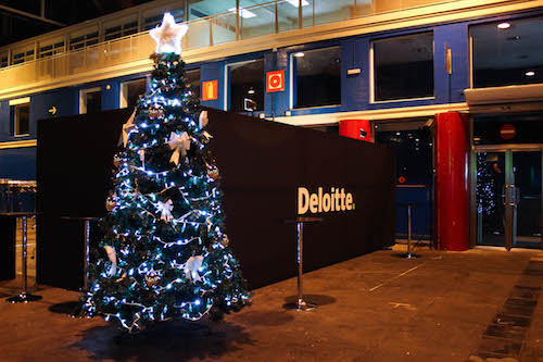 alquiler árboles de navidad estilo tradicional con iluminación led y motivos luminosos estrella de navidad