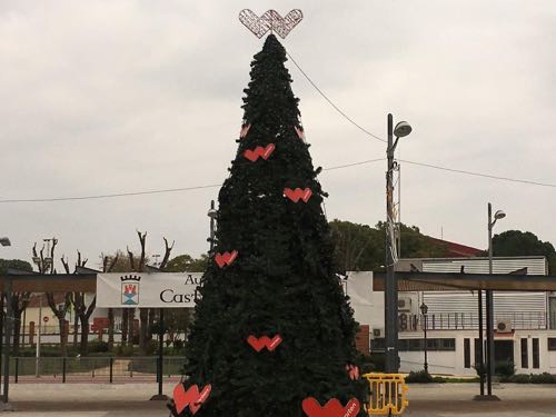 Alquiler árboles de navidad gigantes con adornos personalizados con logotipo empresas