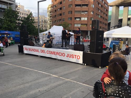 Alquiler de escenarios y tarimas para conciertos Día Internacional Comercio Justo (Madrid)