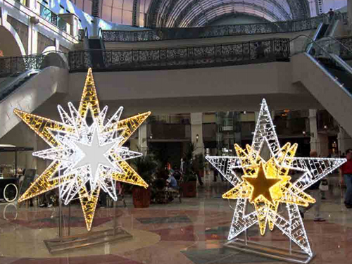 estrellas 3d para adornar centros comerciales en Navidad