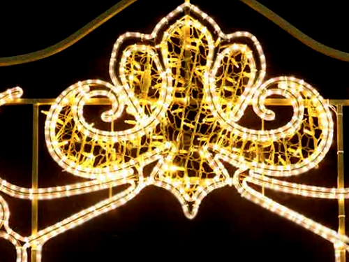 detalle adorno luces led oro marco metacrilato amarillo photocall espejos para fiestas