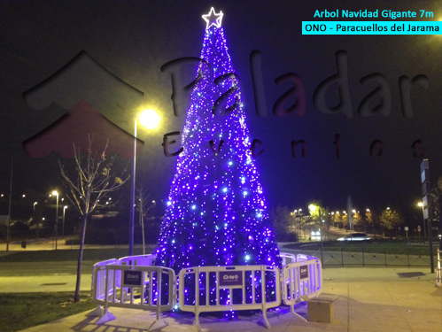 Alquiler de árbol navidad publicitario para Ono