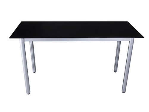 Alquiler de mesas rectangulares negras de madera y metal para eventos