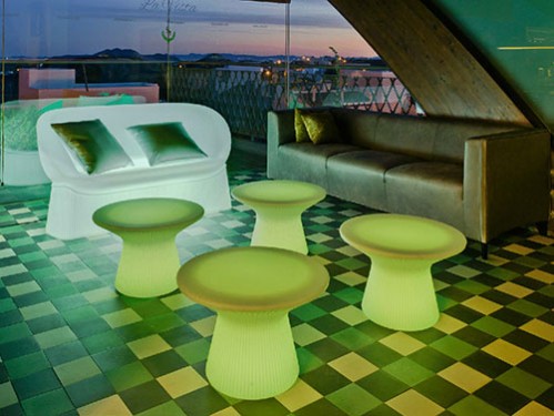 Alquiler mesas bajas de diseño iluminadas