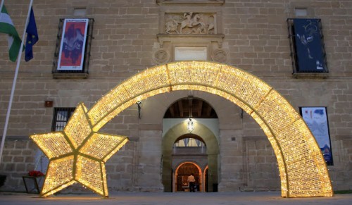 Portal gigante de navidad LED con forma de estrella de navidad.