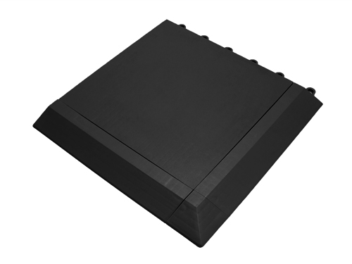 Alquiler de tarimas negras modulares