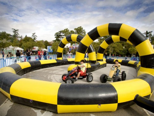 Alquiler Circuito hinchable de Karts con dos karts visión completa de la pista